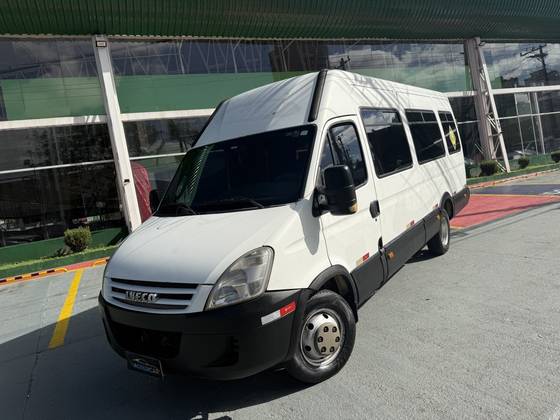 IVECO DAILY 35S14 GRAN FURGONE TURBO INTERCOOLER DIESEL 3P MANUAL IVECO DAILY 35S14 GRAN FURGONE TURBO INTERCOOLER DIESEL 3P MANUAL
